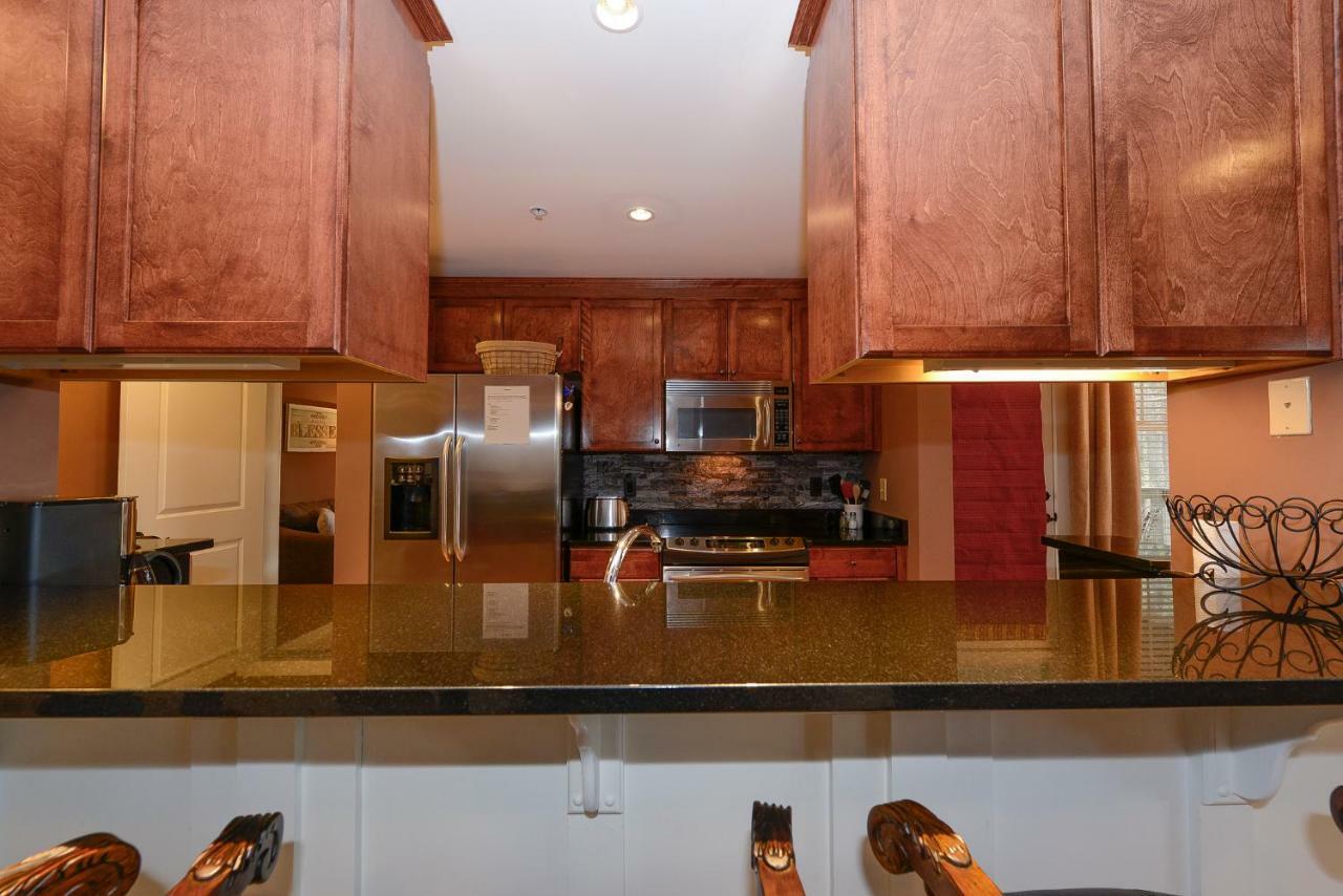 The Village Condo Greensboro Dış mekan fotoğraf